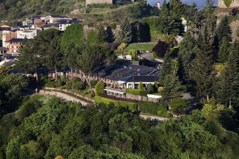 El Castell De Ciutat - Relais & Chateaux La Seu d'Urgell Dış mekan fotoğraf